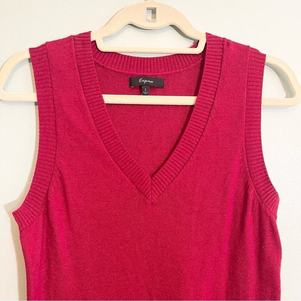 Express Womens V-Neck Sleeveless Ribbed Trim Knit Pullover Sweater Red Large - Picture 2 of 12